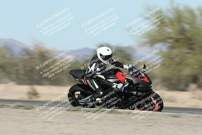 media/Dec-01-2025-Moto Forza (Mon) [[2daa91e15f]]/3-Beginner Group/Session 2 (Turn 7 Inside Pans)/